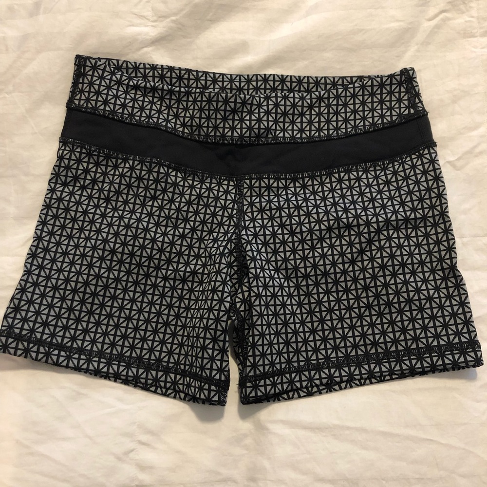 NWOT Lululemon spandex shorts luon